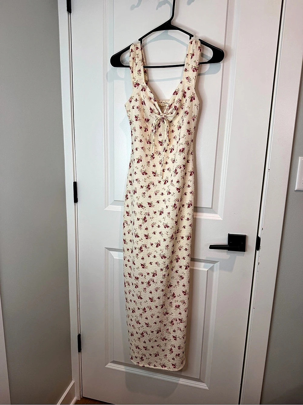 See You Monday Floral Maxi Dress in Cream & Red Size Small - Picture 4 of 5